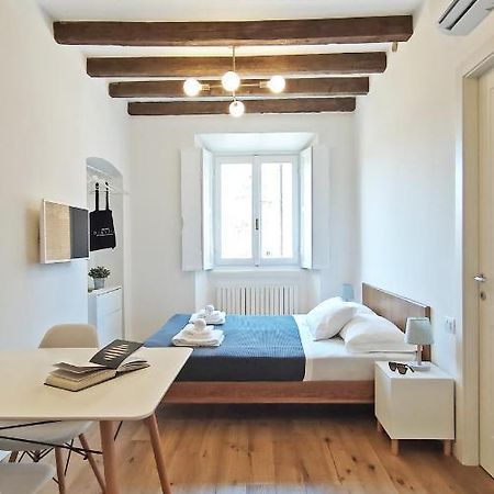 Milano Navigli Apartment - Via Vigevano Milão Exterior foto