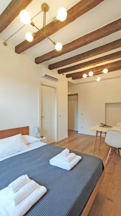 Milano Navigli Apartment - Via Vigevano Milão Exterior foto
