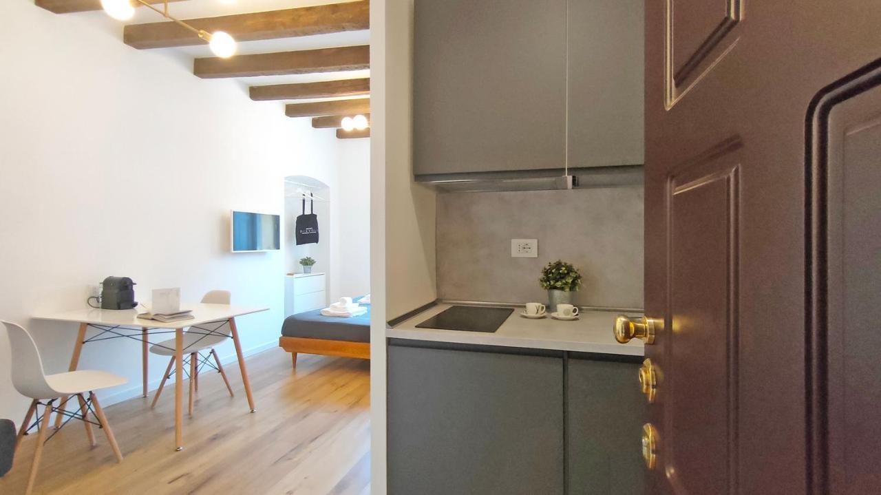 Milano Navigli Apartment - Via Vigevano Milão Exterior foto